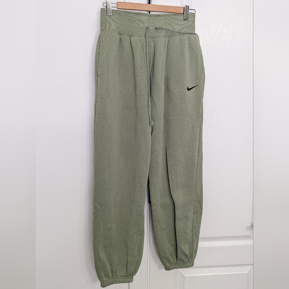 Nike Sage Green Women’s Joggers with Black Swoosh